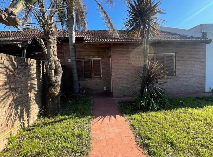 Casa · 75m² · 4 Ambientes · 1 Cochera