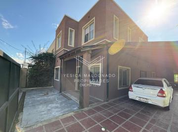 Casa · 234m² · 6 Ambientes · 2 Cocheras · Casa en Venta en La Lonja, Pilar, G. B. a. Zona Norte