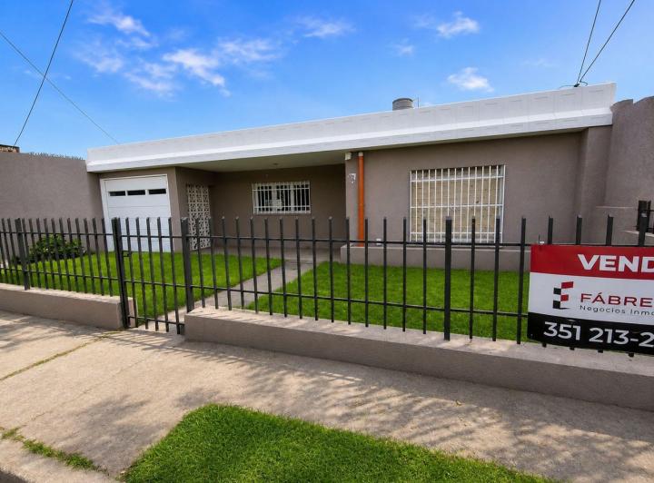 Casa · 325m² · 3 Ambientes · 1 Cochera