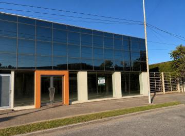Local comercial · 120m² · 2 Ambientes · Local Sobre Av Constitucion