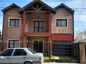 Casa · 252m² · 6 Ambientes · 1 Cochera · Casa con Gran Fondo y Gge. Amplísima Financiación