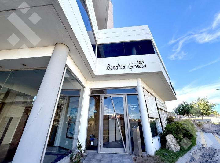 Local comercial · 120m² · 4 Ambientes · 1 Cochera