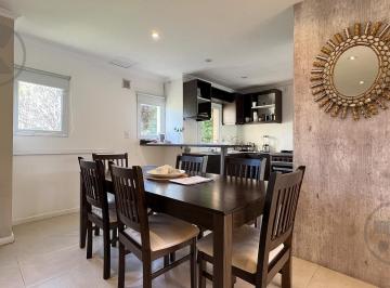 Casa · 134m² · 4 Ambientes · 2 Cocheras · Casa en Arenas del Sur