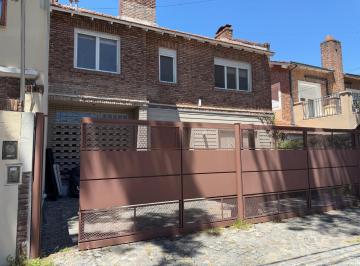 Casa · 190m² · 4 Ambientes · 2 Cocheras · Excelente Chalet en Venta en La Lucila