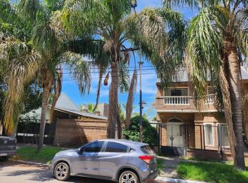 Casa · 250m² · 6 Ambientes · 3 Cocheras · Venta de Casa con 2 Terrenos en El Centro de Ezeiza