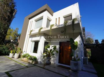 Casa · 230m² · 5 Ambientes · 1 Cochera · Casa en Venta en Club de Campo Estancia La Tradicion