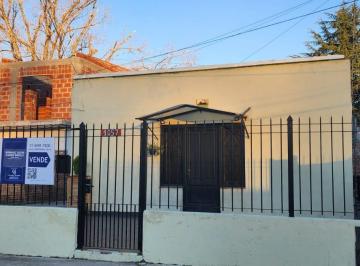 Casa · 58m² · 2 Ambientes · 4 Cocheras · Venta Casa 2 Ambientes Cochera en A. Verde Lavallol Lomas de Zamora