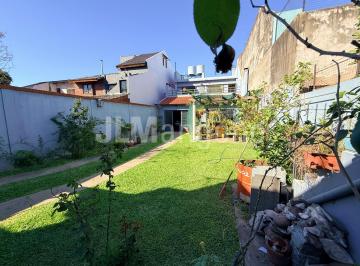 Casa · 200m² · 4 Ambientes · 3 Cocheras · Casa 4 Amb con Cocheras Parque y Quincho
