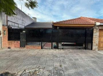 Casa de 5 ambientes, Avellaneda · Casa Ideal Dos Familias - Hermoso Patio