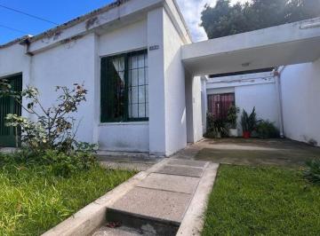 Casa · 93m² · 5 Ambientes · 1 Cochera · Venta Casa en Oportunidad Para Reciclar