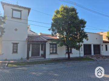 Casa de 5 ambientes, Salta · Casa en Venta C/ Cochera en Grand Bourg