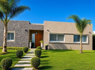 Casa · 119m² · 4 Ambientes · 1 Cochera · Casa Barrio Cerrado, Pilar del Este, San Eduardo, 4 Amb. Jardin. Pileta