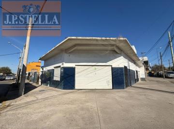 Local comercial · 560m² · 3 Ambientes · 6 Cocheras · 3 Locales y Dpto 3 Amb en Esquina S/ Av 560 m² Cub. Lote 657 m² - Isidro Casanova
