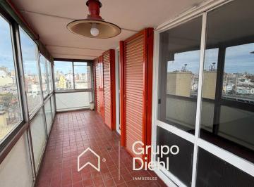 Departamento · 80m² · 4 Ambientes · 1 Cochera · Departamento en Alquiler Sobre Castro Barros 3 Dorm.
