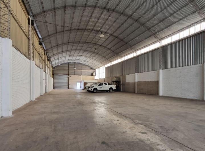 Bodega-Galpón · 820m²