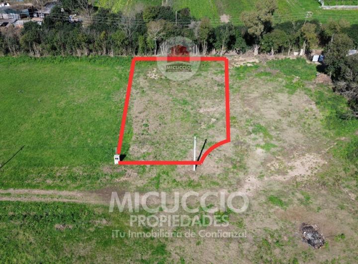 Terreno · 806m²