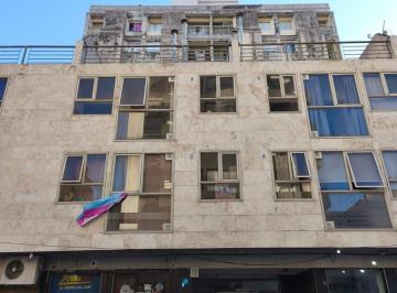 Departamento · 70m² · 6 Ambientes · Departamento 2 Dorm Caseros Al 800