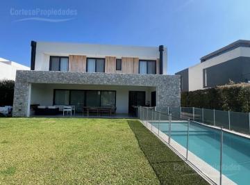 Casa · 280m² · 7 Ambientes · 1 Cochera · Casa en Alquiler Enero en Barrio Virazon Nordelta