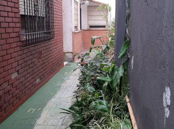 PH de 2 ambientes, Lanús · Tipo Casa Sin Expensas 2 Ambientes y Medio a m de Av H Yrigoyen