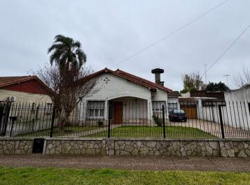 Casa de 4 ambientes, Almirante Brown · Chalet en Venta