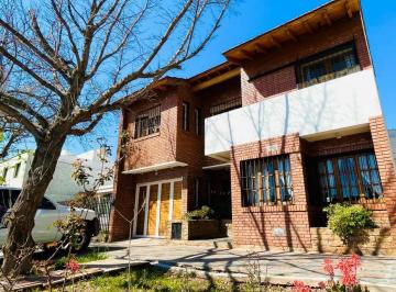 Casa de 5 ambientes, Gobernador Benegas · Gran y Hermosa Casa en Venta – Barrio Trapiche, Godoy Cruz