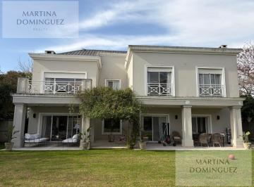 Casa · 370m² · 5 Ambientes · 2 Cocheras · Casa en Alquiler en San Jorge Village - 5 Ambientes - Jardin - Pileta