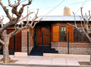 Casa · 140m² · 5 Ambientes · 1 Cochera · Venta Casa Rodeo de La Cruz, Guaymallén, Mendoza