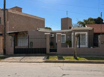 Casa · 32m² · 4 Ambientes · 1 Cochera · En Venta Casa Marques Sobremonte 1 Dormitorio