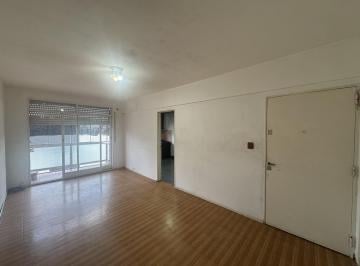 Departamento · 60m² · 4 Ambientes · 1 Cochera · Departamento de 4 Ambientes en Alquiler en Caballito con Balcón y Cochera