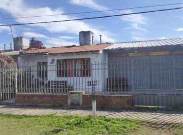 Casa · 109m² · 6 Ambientes · 2 Cocheras · Casa 3 Dorm. con Cochera, Marques Sobremonte