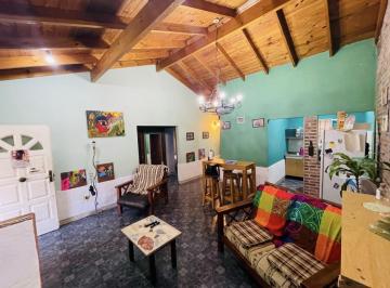 Casa · 93m² · 3 Ambientes · 2 Cocheras · Casa en Venta de 3 Ambientes en Lujan, Pueblo Nuevo, Gba Oeste