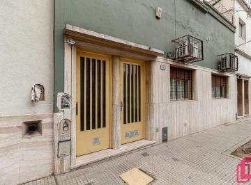 PH · 121m² · 5 Ambientes · Venta PH 4 Amb con Escritorio en Flores con Proyección