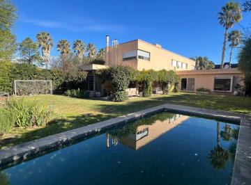 Casa · 280m² · 5 Dormitorios · 2 Cocheras · Alquilo Casa en Funes Hills San Marino Barrio Privado