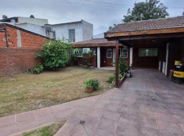 Casa de 3 ambientes, Hurlingham · Casa 3 Ambientes en Alquiler con Garage y Patio, W. C. Morris, Hurlingham