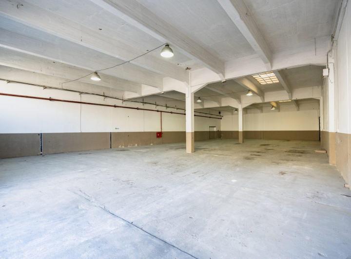 Depósito · 576m² · 1 Ambiente · 1 Cochera