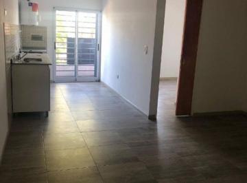 Departamento de 2 ambientes, Avellaneda · Alquiler Dto de 2 Amb C/ Balcon Al Fte 1 Piso y Cochera Descub Porton Automatizado, 1° Piso X Esc