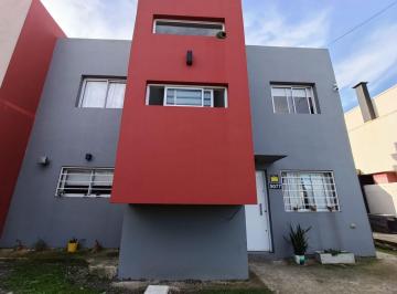 Casa · 90m² · 3 Ambientes · 1 Cochera · Casa en Venta de 2 Dorm.