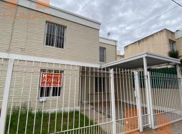 Casa · 100m² · 4 Ambientes · 1 Cochera · B° Teodoro Fels - Duplex 3 Dorm. - Patio y Cochera
