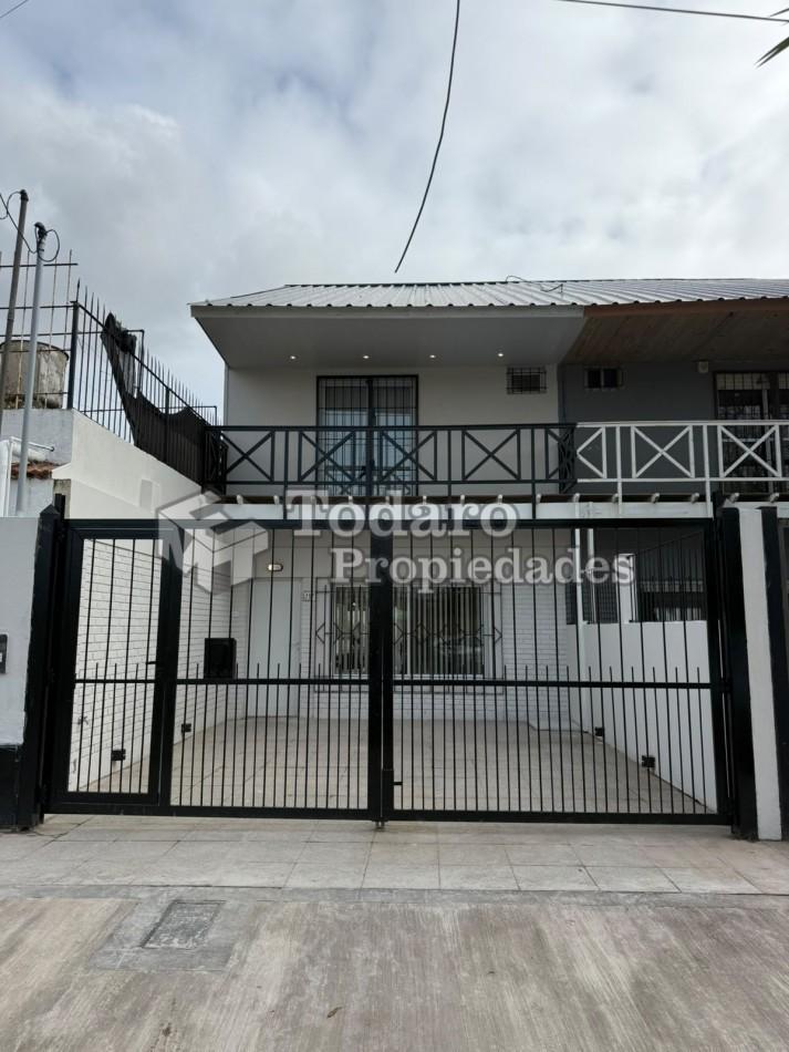 Duplex de dos plantas en el corazón de parque Luro