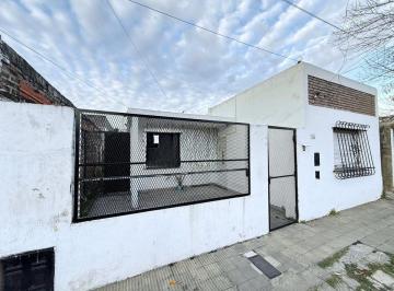 Casa · 103m² · 4 Ambientes · Casa Venta 2 Dorm. con Patio - B° Belgrano