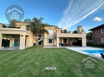 Casa · 250m² · 5 Ambientes · 1 Cochera · Casa en Venta Barrio Cerrado Zona Oeste Permuto