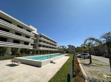 Departamento · 71m² · 3 Ambientes · 1 Cochera · Alquiler Departamento de 3 Ambientes con Jardin y Cochera en Saravi Village. Pilar