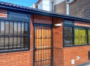 Casa · 4 Dormitorios · 2 Cocheras · Casa en Guaymallen