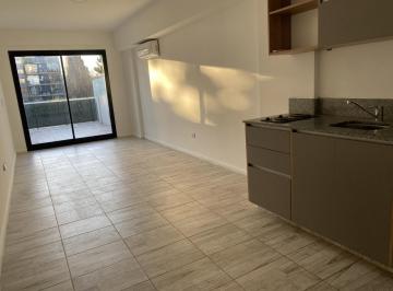Oficina comercial · 30m² · 1 Ambiente · Amplio Monoambiente Apto Profesional, Al Frente con Terraza! Súper Luminoso!