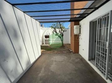 Departamento · 55m² · 2 Ambientes · 1 Cochera · Departamento en Alquiler - Patio - Cochera - Sin Expensas