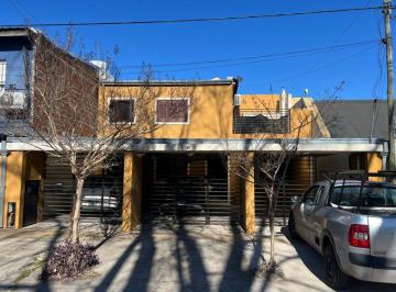 Casa de 3 ambientes, La Plata · Duplex en Venta en 136 Entre 33 Bis y 34