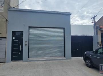 Local comercial · 393m² · 2 Cocheras · Local en Alquiler en Remedios de Escalada