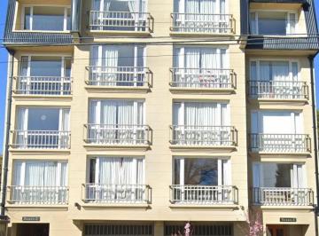 Departamento · 90m² · 4 Ambientes · 1 Cochera · Excelente Departamento Alquiler