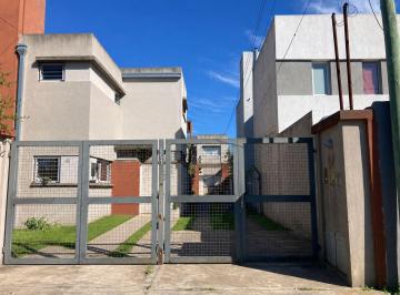 Casa · 75m² · 4 Ambientes · 1 Cochera · Casa - City Bell