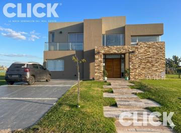 Casa · 221m² · 5 Ambientes · Casa 5 Ambientes en Venta en Barrio Lagos de San Eliseo